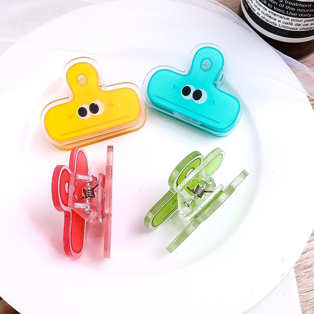 Kaufe 2 Stück Acryl-Clips mit niedlichen Cartoon-Motiven und