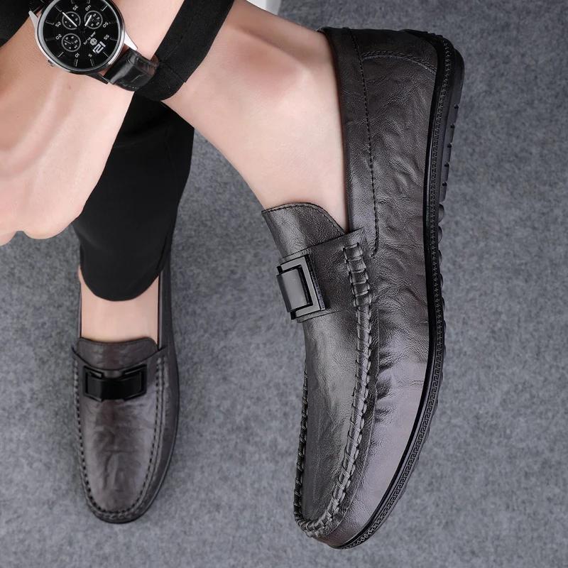 Fashion High-quality Punching Loafers Leather Mens Shoes Dress Shoes Slip-on Formal Shoes Male Wedding Flats Casual Business Footwear