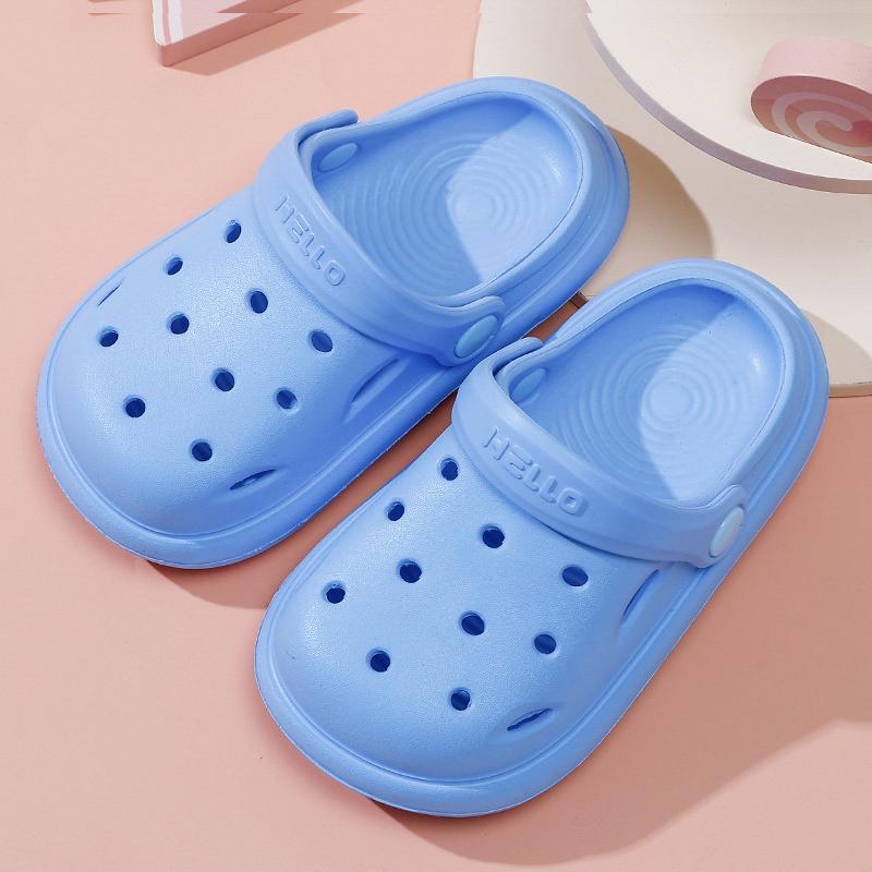 Children's Slippers Solid Color Hole Shoes Girls Boys with Soft Soles Baby Bags Perforated Shoes Home and Baby Sandals