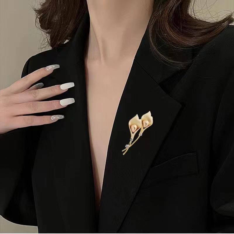 Elegante Imitation Perlen Ginkgoblatt Brosche - Vielseitiger Luxus Schmuck Pin für Damen.