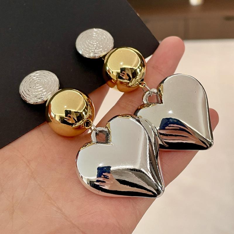 Big Heart Shape Metal Pendant Earrings Personalized Fashion Stud Earrings Girls Travel Wedding Accessories Gifts