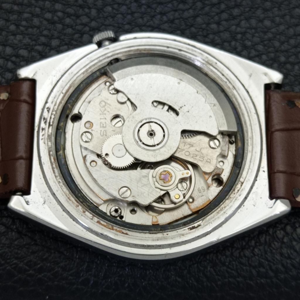 Seiko 5 AUTOMATIK VINTAGE 7025A JAPAN HERREN ROTES ZIFFERBLATT UHR a701227-5