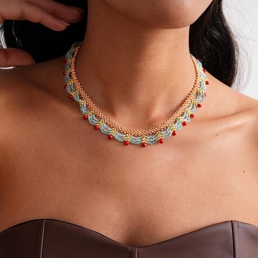 1PC Girls Multi-layer Glass Bead Round Beaded Lace Necklace, Niche Fashionable and Elegant High-end Necklace Necklace.