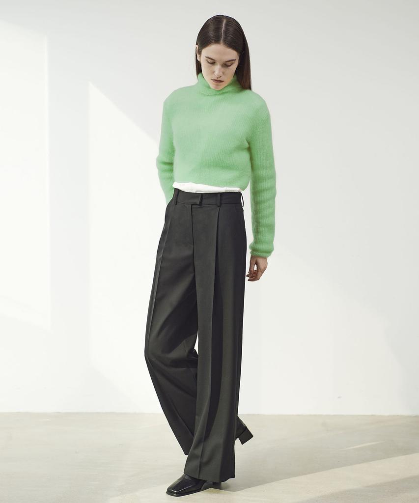 Ssikeoseun Mohair Blend Crop Knit Top - Green