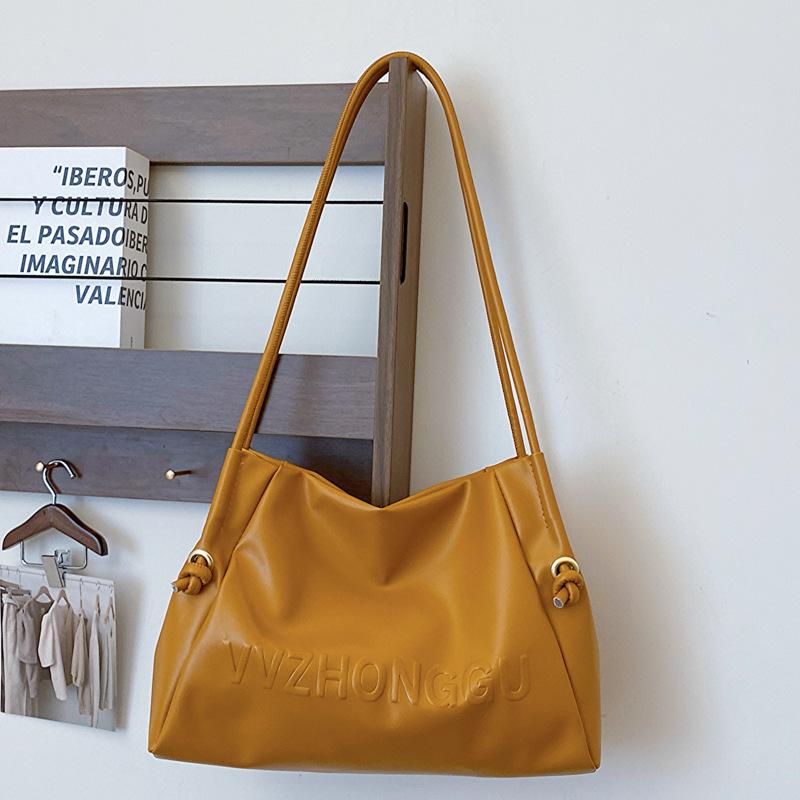 Large Capacity Fashion Soft Leather Shoulder Bag Women'S Spring Underarm Bag Tote Bag