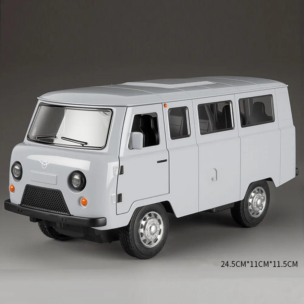 מידה גדולה 1:18 UAZ TRAVELER דגם רכב צעצוע מתכת Diecast משיכה לאחור קול אור דגמים קרוואן מודל סימולציה מתנות לבנים