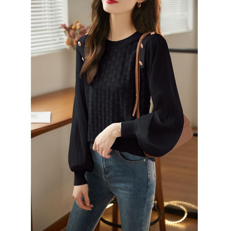 Autumn new top design sense fashion age reduction thin sweet beautiful knitted shirt women