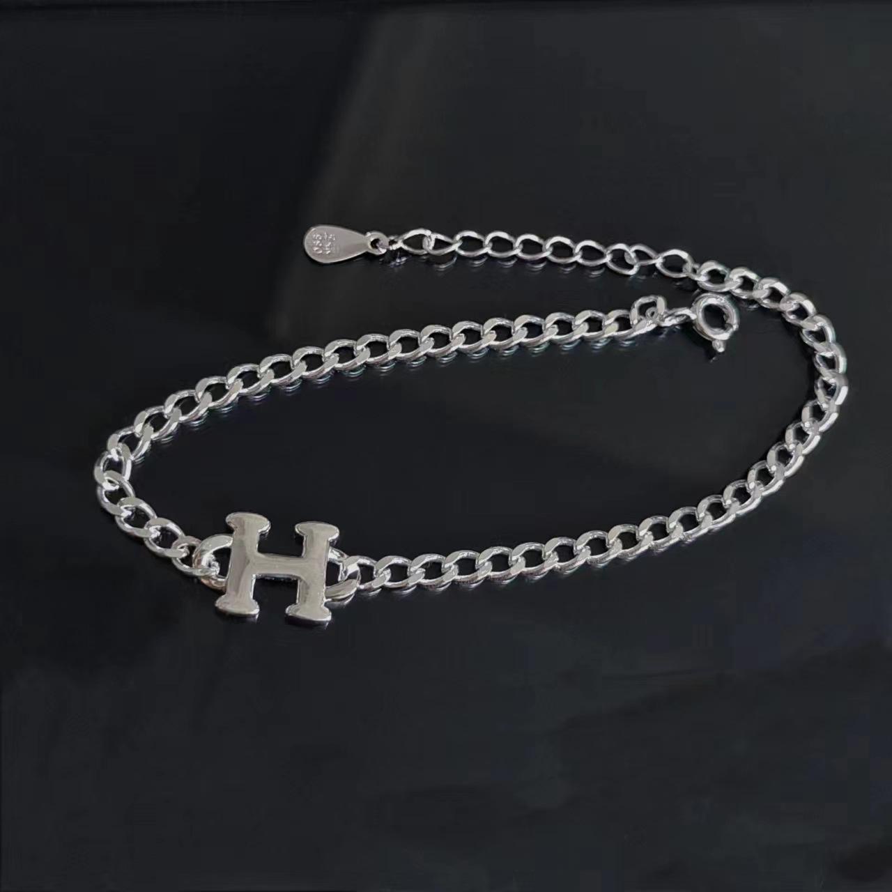 

Минималистичный браслет с буквой H - Европейский, Американский, Японский и Корейский стили, Модные женские украшения. Pure Silver