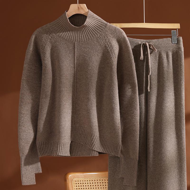 2025 A/W Wool Knitwear: Center Line, Irregular High Neck, Raglan Sleeves, Wool Base Layer.