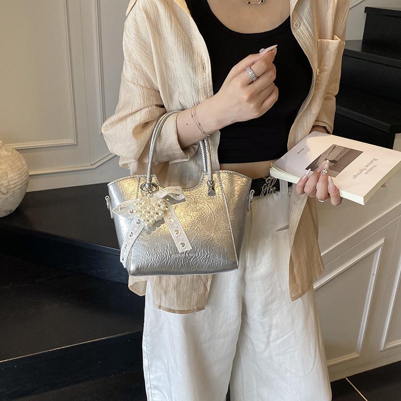 Today's Popular Portable Bucket Bag Women's New Fashion High-end Shoulder Bag Commuter Messenger Bag