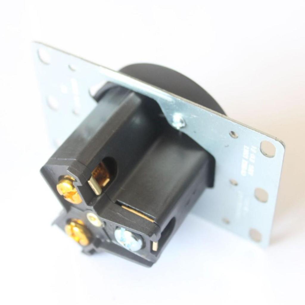 XIONGDA NEMA 10-30R 30A 125-250V Three-Hole Power Socket