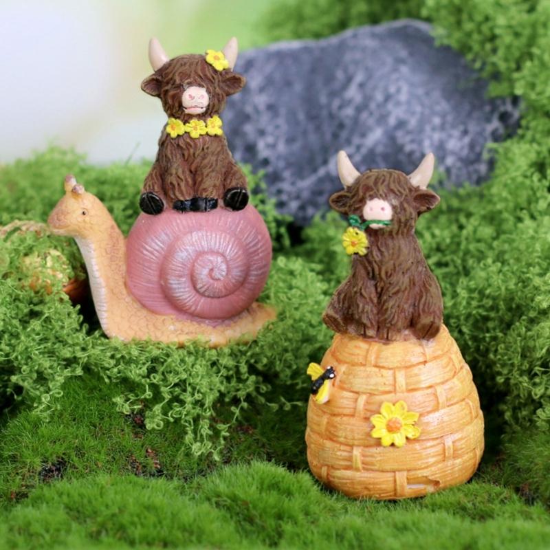 Resin Highlands Cow Sculpture Spring Desktop Ornament Resin Texture for Family with Kids and Pet Easy Cleaning