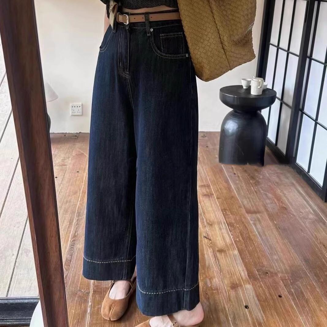 Damen Jeans für den Herbst, gerade geschnitten, weit geschnitten: Lockere, figurformende, hochtaillierte, dunkelblaue Cropped-Hosen für zierliche Frauen L white