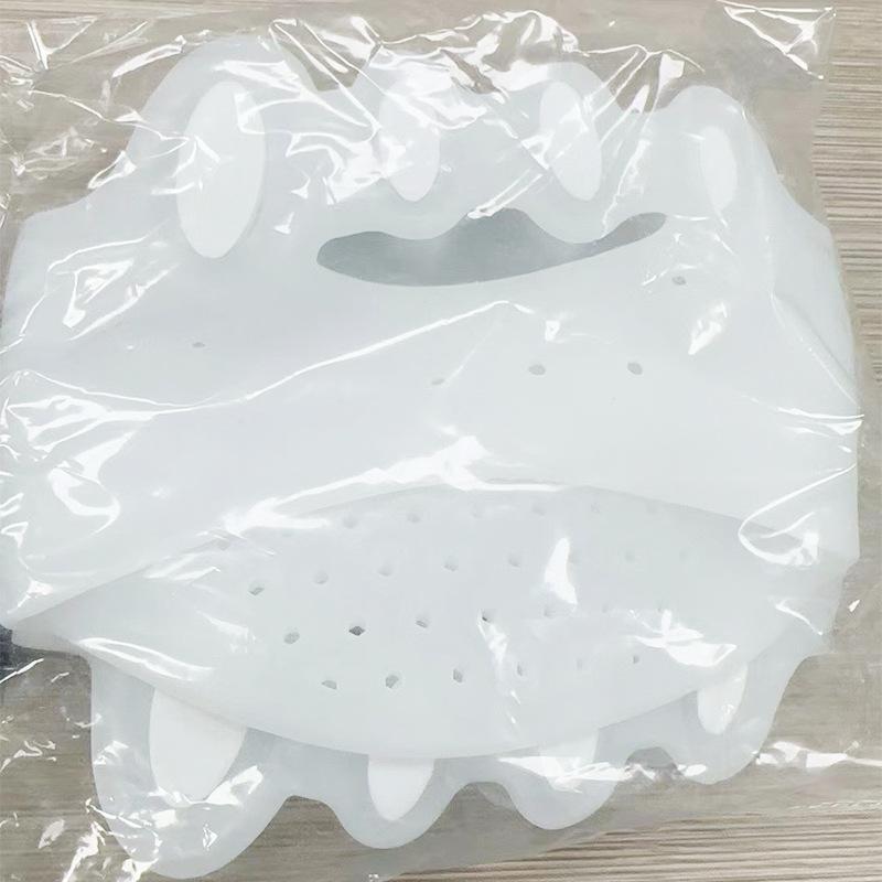 Five-Hole Honeycomb Forefoot Pad with Breathable Silicone for Pain Relief, Toe Correction, Bunion Separation, and Orthotic Support.
