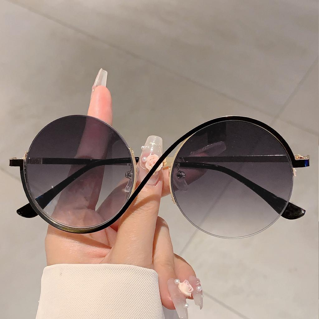 2026 Fashion Round Gradient Shades Women New Chic Korean Style Decor Sunglasses Oversize Vacation Beach Anti UV Sun Glasses