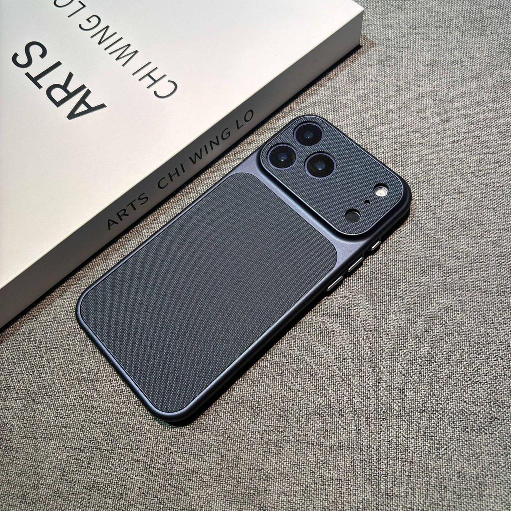 Capa à Prova de Queda com Cobertura Total para iPhone 16 Pro Max - Novo Tecido Tecnológico, Design Protetor Executivo