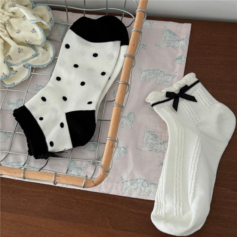 Ladies Spring and Summer New Sweet Bow College Style Leisure Boneless Short Tube Socks
