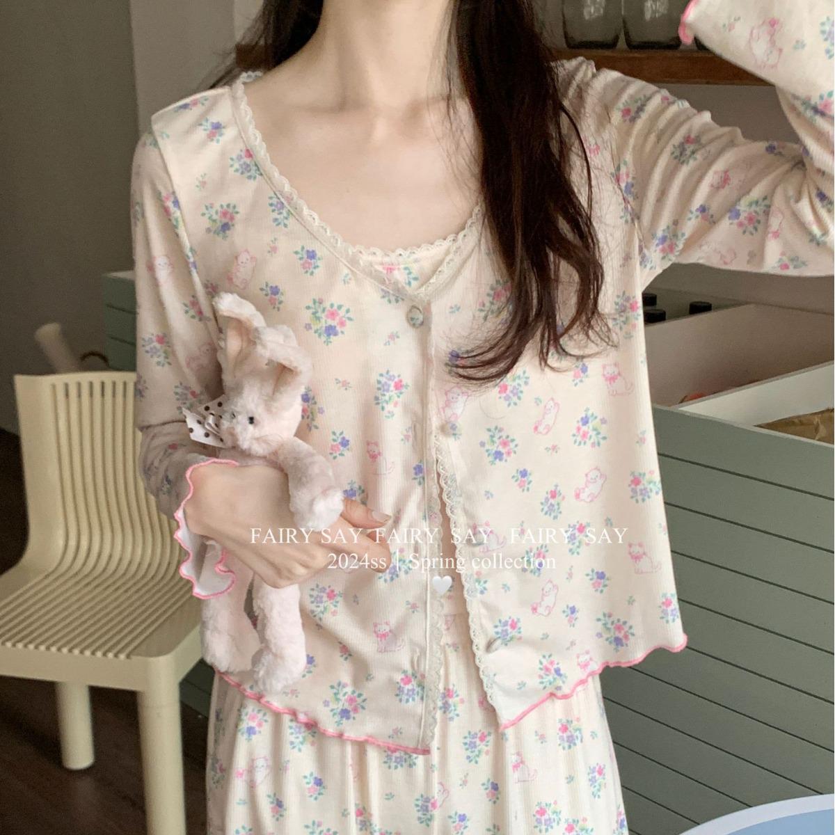 

Fairy Say 2024 Spring/Summer Korean Style Women’s Cute Cartoon Three-Piece Pajama Set with Chest Pads. M (under 115 lbs)