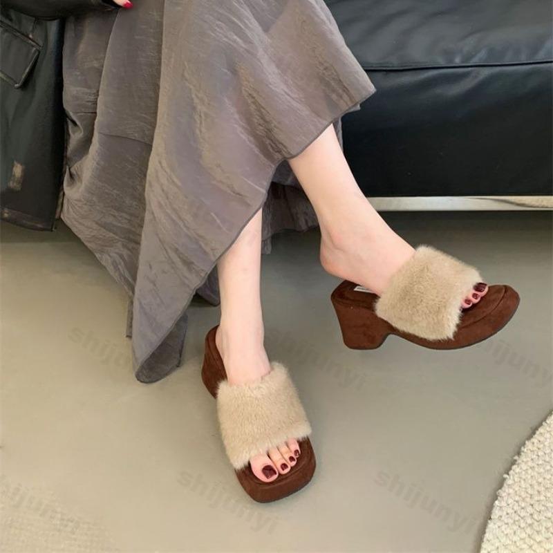 Women's Cotton Slippers 2026 Autumn Winter Fashion Leopard Print Chunky Comfortable Versatile Warm Wedge Heeled Plush Slippers