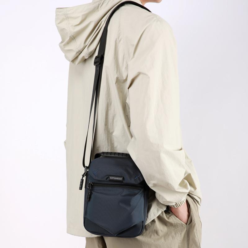 Fashion Men Small Shoulder Bags High Quality Mini Messenger Bag for Men Stylish Leisure Men's Shoulder Bags
