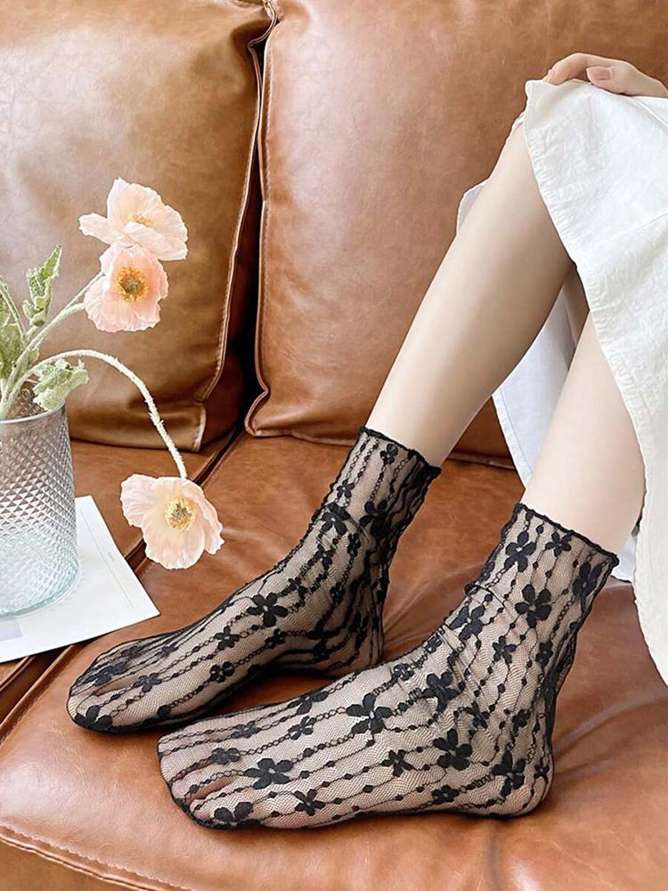 

1 пара женских кружевных цветочных плиссированных коротких носков, модные универсальные, черного и белого цвета, легкие, дышащие, повседневные носки One Size