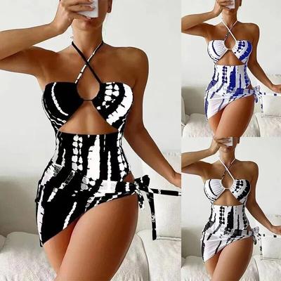 2024 Nuovo set da tre pezzi in maglia a triangolo appeso al collo sexy da donna con stampa digitale con costume da bagno scavato