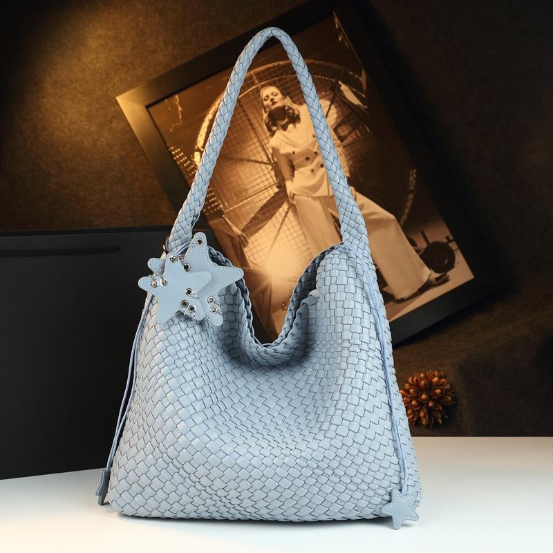 Woven big bag new fashion leather women's bag fashion trend large capacity shoulder bag grid bucket bag