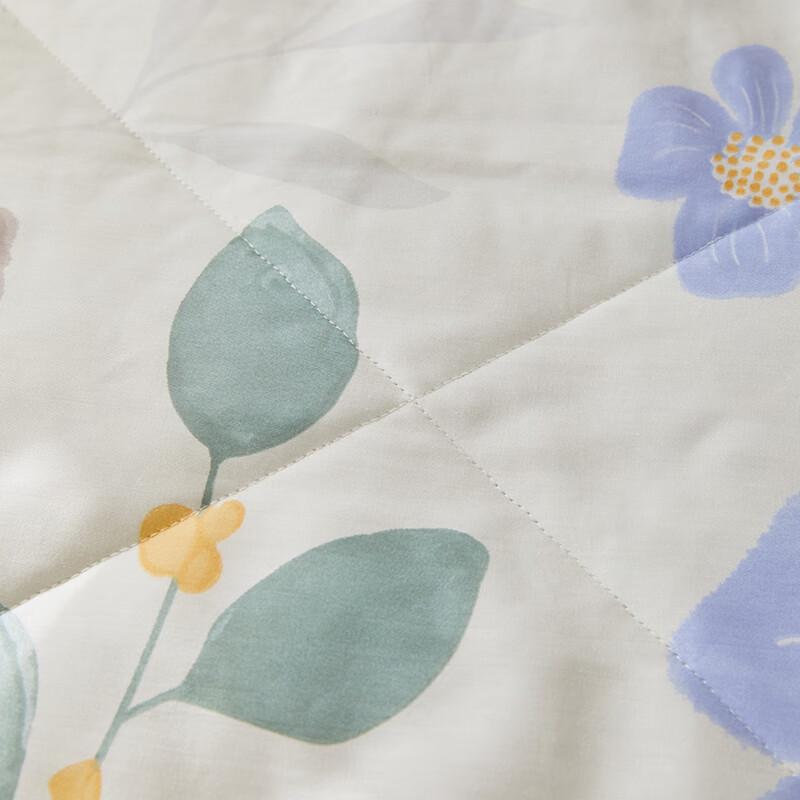 Yalu Summer Floral Lightweight Quilt
