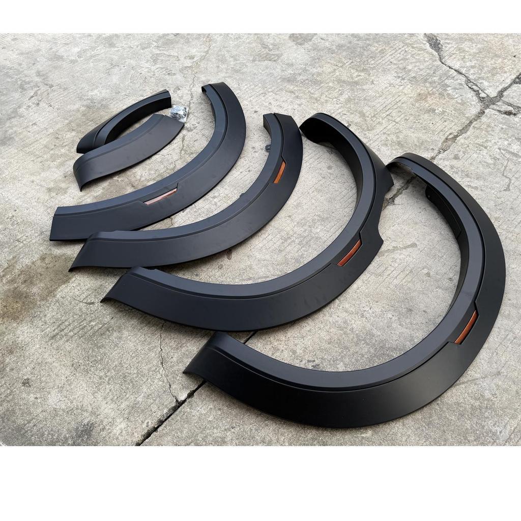 MAZDA BT50 Reflective Logo Off-road Fender Modification