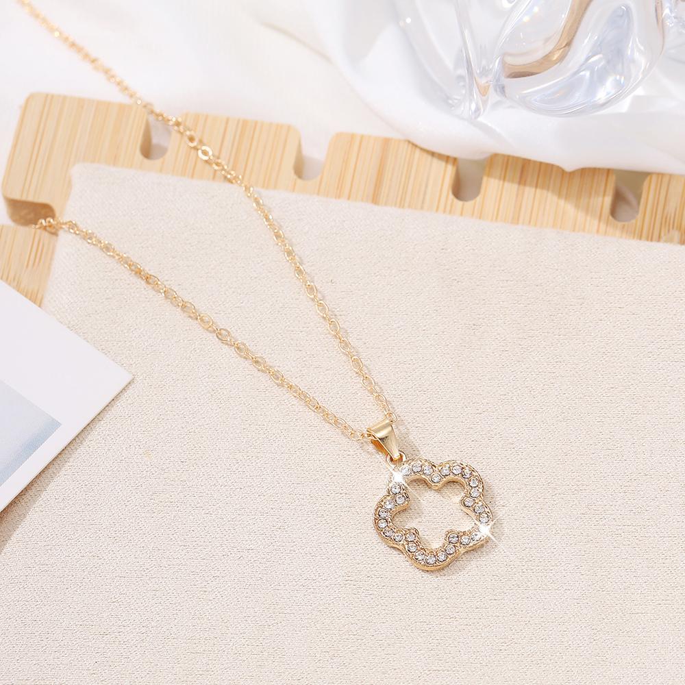 5 Pcs Women's Zircon Set - LuckyFive-Leaf Clover Necklace And Bracelet, Women's Accessories Suitable For Acations And Daily We