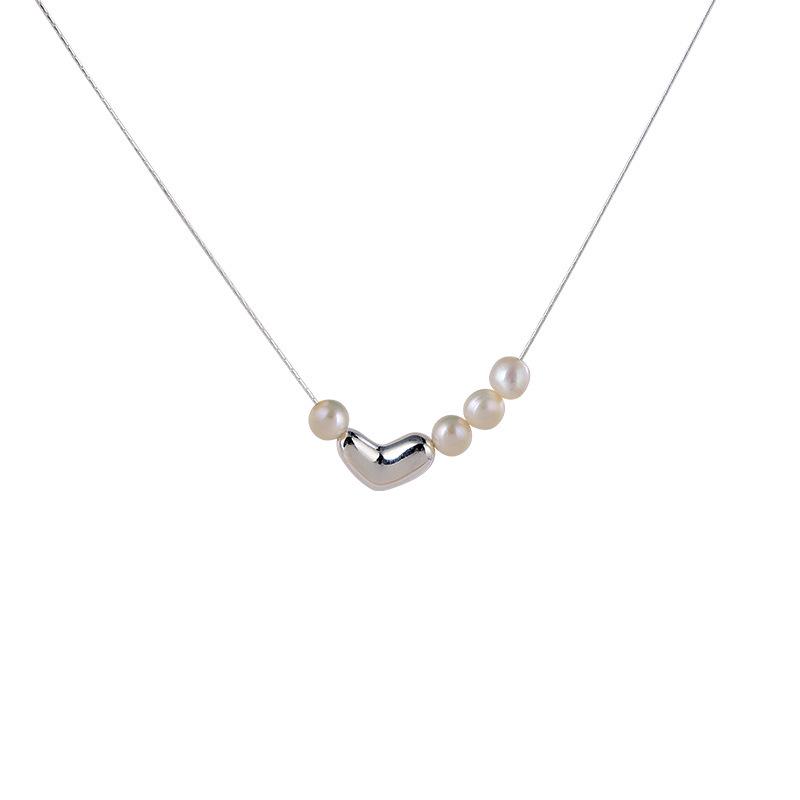Sweet Pearl Heart Clavicle Necklace for Women – Versatile, Fashionable, and Trendy Layering Accessory