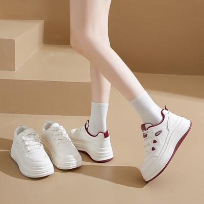 Nuove scarpe bianche traspiranti autunnali per studentesse, con plateau, versatili, casual, sportive, da skate