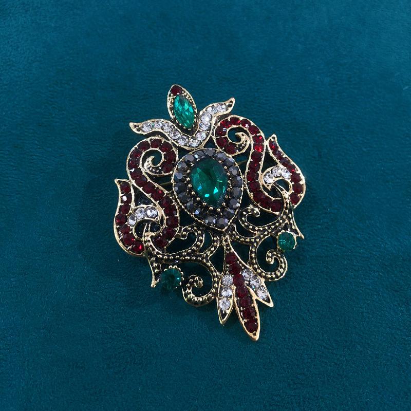 Vintage Palace Design Crystal Brooch Medieval Fashion Baroque Atmospheric Rhinestone Pendant Clothing