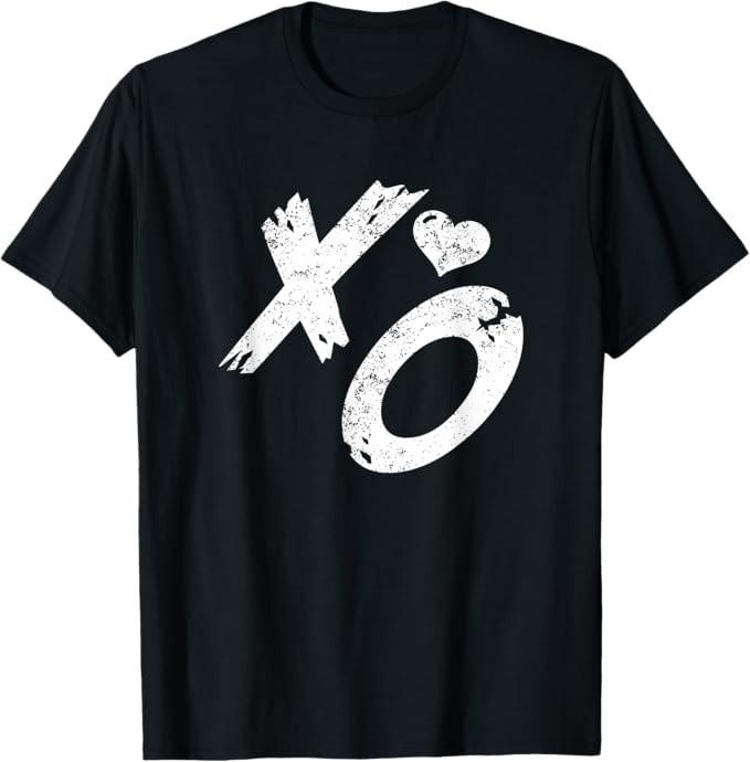 XO Hugs and Kisses with Distressed Heart Vintage Retro T-Shirt