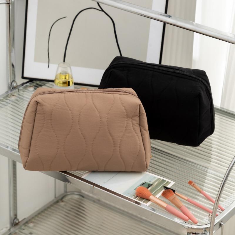 Girl Waterproof Makeup Bag Travel Cosmetic Pouch with Zipper Quilted Toiletry Organizer for Women Portable Makeup Brushes Case