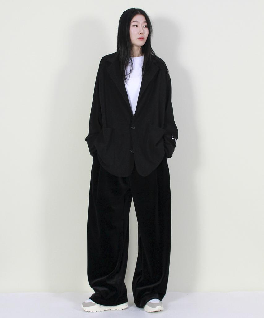 Deumakeu Velvet Side One-Pleat Real Wide Pants Black