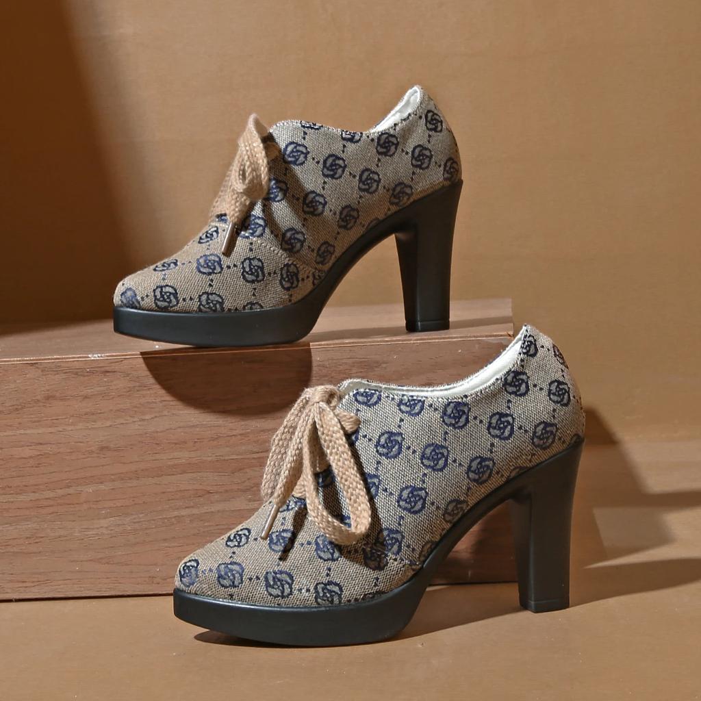 Dame Broderi Blomster Pumps 2024 Ny Mote Sexy Pumps Komfortable Designer Snøresko 9cm Høye Hæler Spiss Tå Grunne Sko