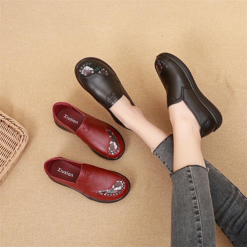 2023 Genuine Cowhide Leather Comfort Shoes for Moms - Spring & Autumn Non-Slip Flat Soles