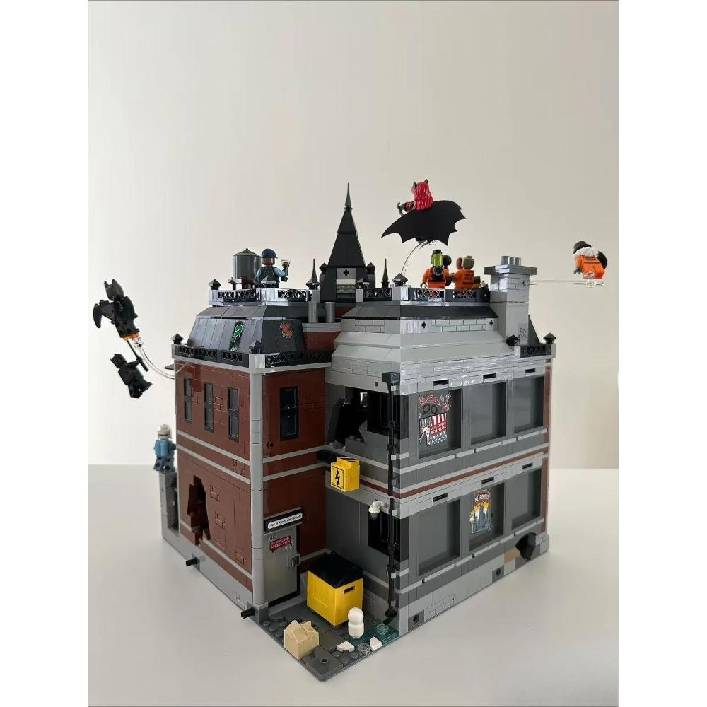 2025 NOVÝ stavebnicový model Arkham Asylum 76300, vhodný jako dárek k narozeninám, sběratelský předmět nebo dekorace pro dospělé.