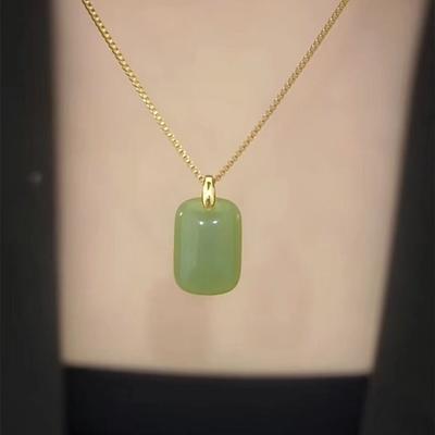 Jižní Korea Jednoduchá móda Čtvercová imitace Hotan Jade přívěsek pro ženy Náhrdelník Luxusní Náhrdelník Nefritové šperky Dárky