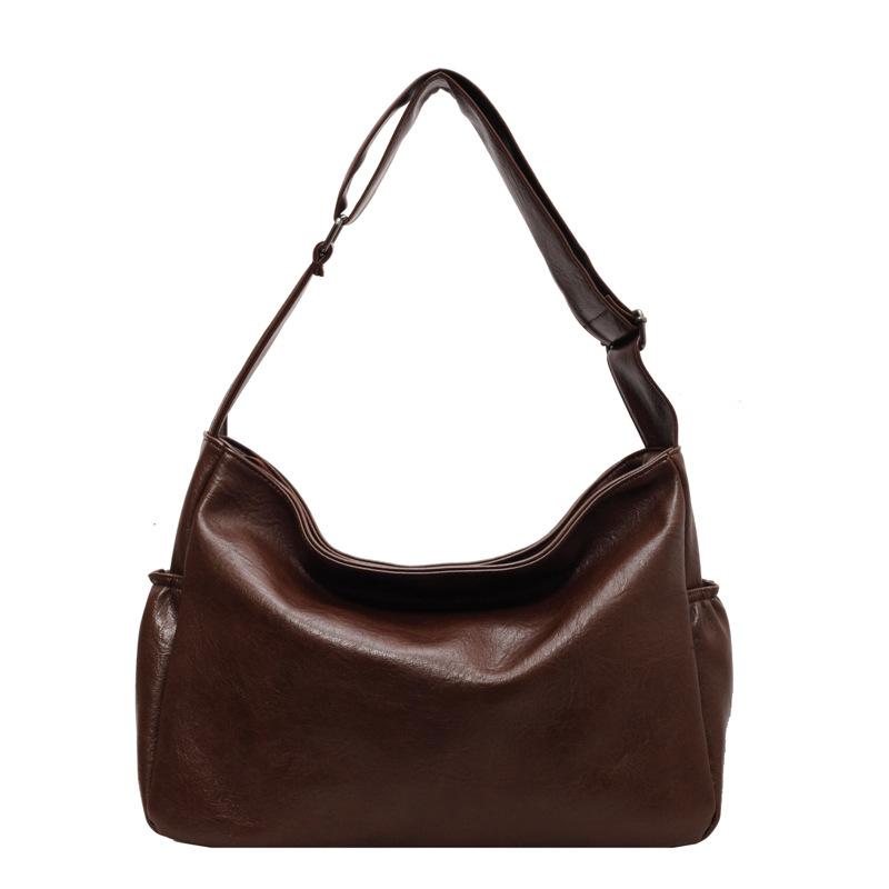 Stylish and simple tote bag large capacity soft leather casual versatile shoulder bag retro commuter messenger bag