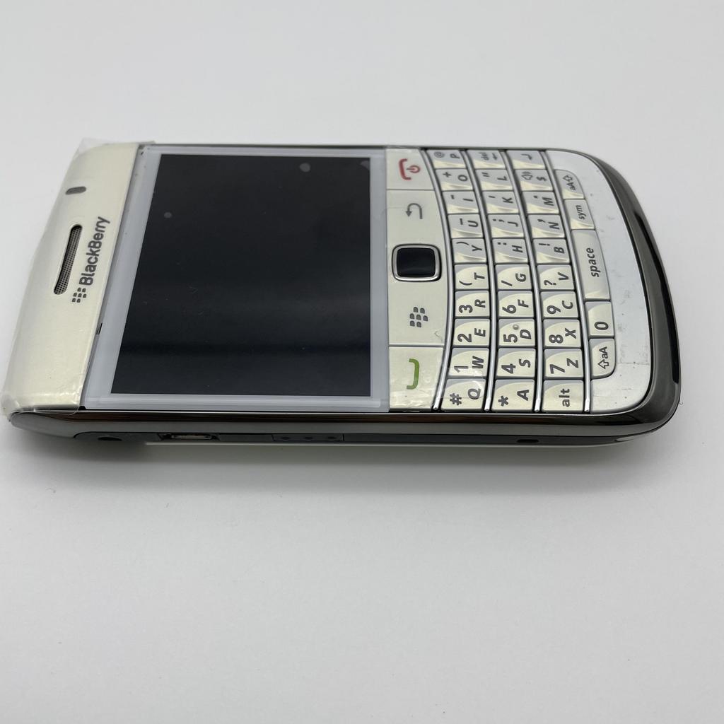 Refurbished BlackBerry Bold 9700 3MP Mobile Phone  With 1 SIM