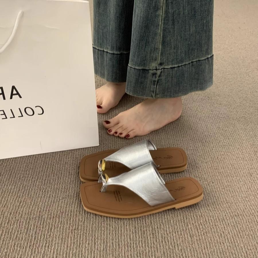 Fashion Casual Cover Toe Flat Slippers Women's Summer Wear 2025 New Seaside Vacation Beach Shoes Roman Cool Slippers