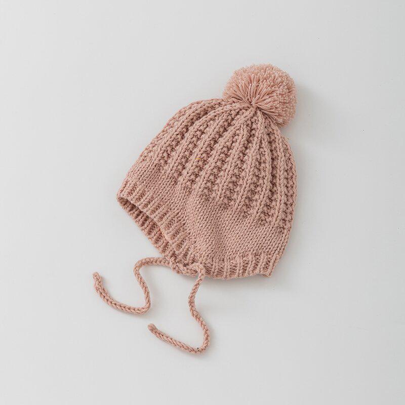 Zimowa ręcznie robiona czapka z nausznikami w stylu koreańskim z pomponem dla małych dziewczynek