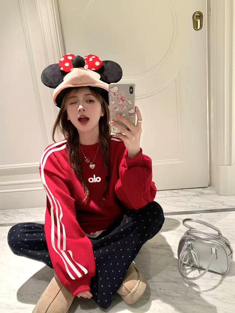 Stylish Parent-Child Red Sweatshirts - Family Matching Outfits for Three or Four, Perfect for Chinese New Year