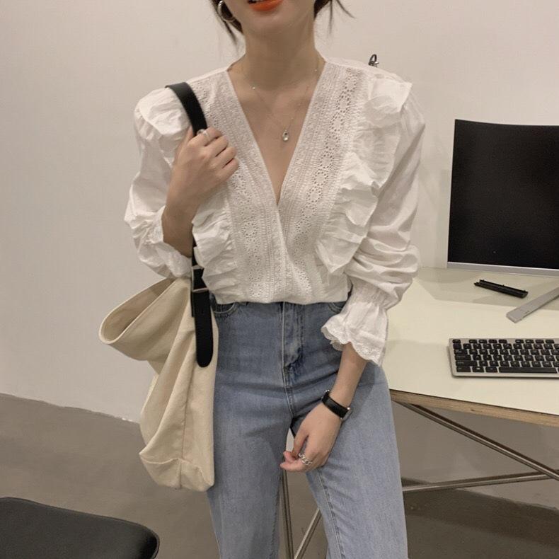 Court style shirt women's 1116 spring and autumn Korean fungus lotus leaf edge design sense lace splicing French collar top