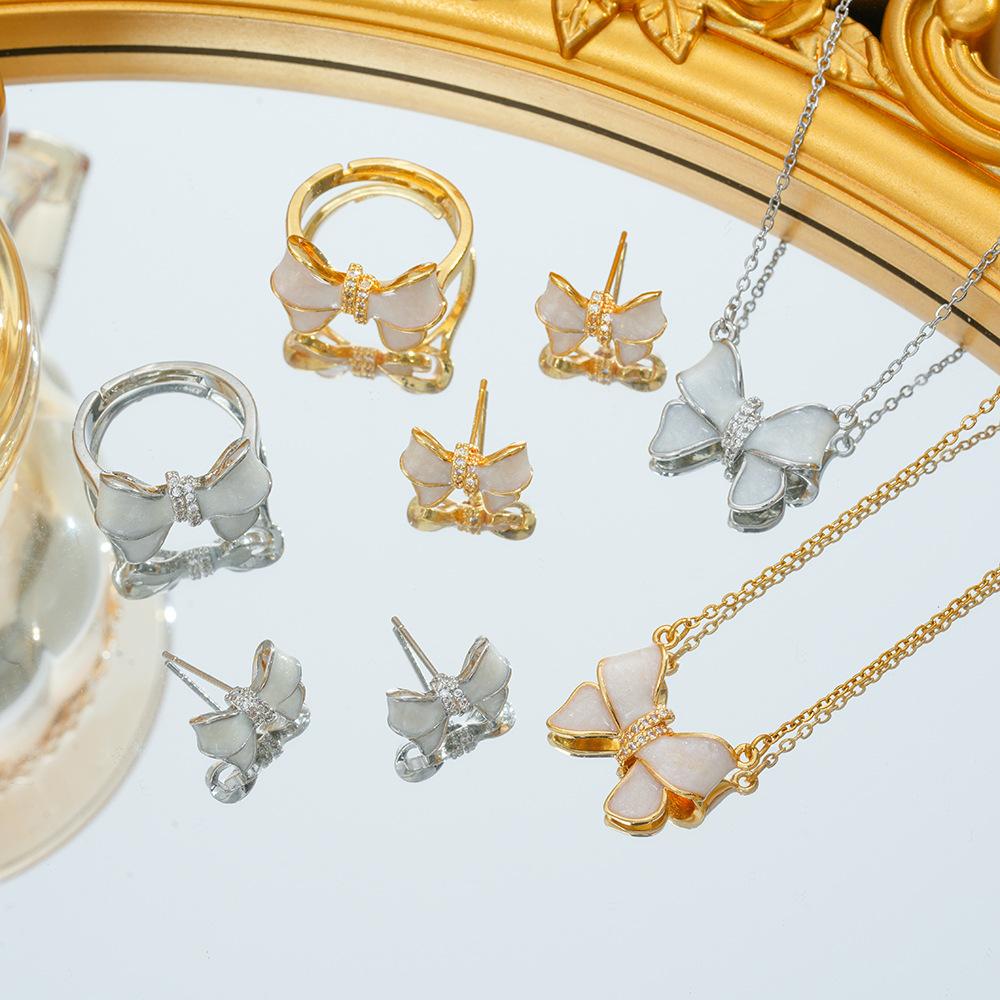 Light Luxury Flower Iris Imitation Red Sapphire Necklace Versatile Fashion Temperament Set for Women