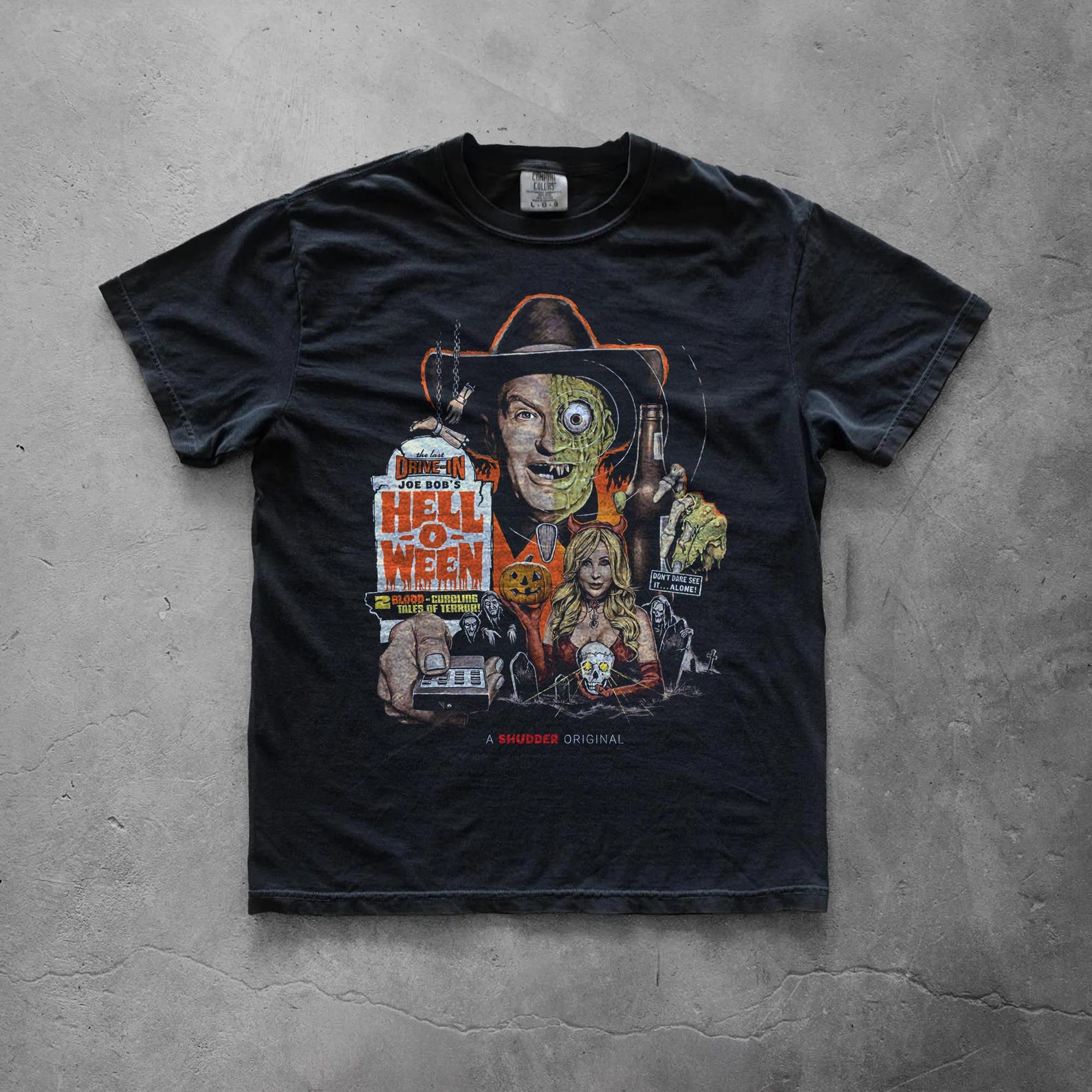 Retro Horror Host Vintage Halloween Graphic T-Shirt 3XL