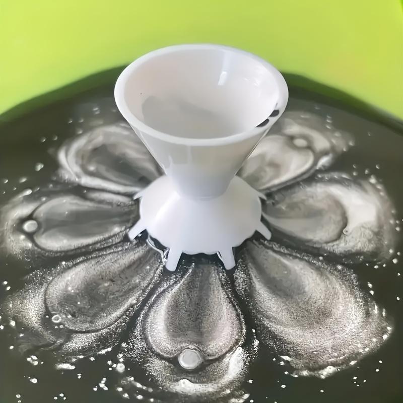 Mini Acrylic Paint Pouring Cup with 7-Leg Funnel Design - Durable Plastic, Controlled Flower Patterns for DIY Art Projects