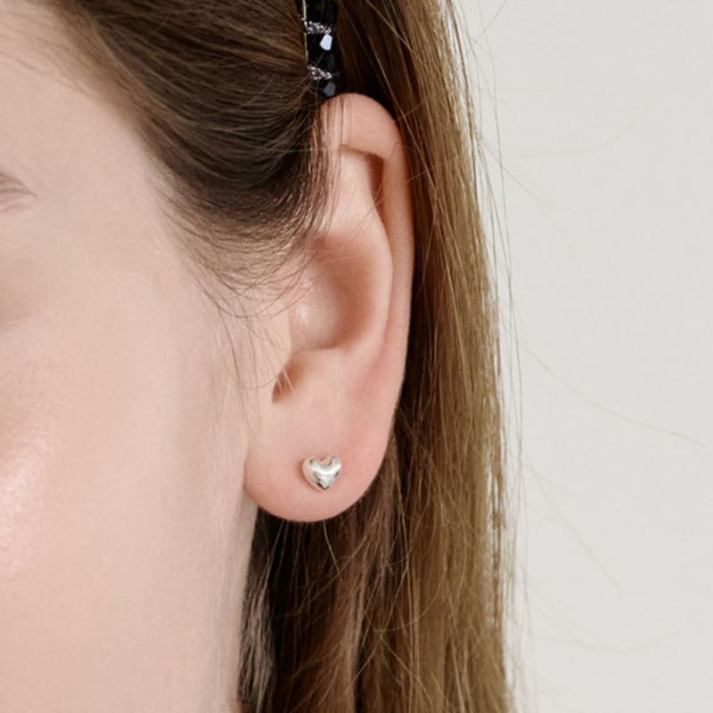 

NUOY (925 Silver) Petite Silver Heart Point Earrings NONE